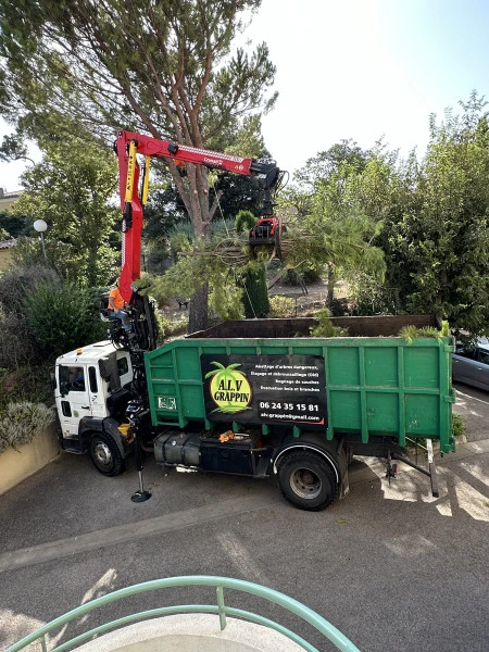 Évacuation des végétaux à La Ciotat